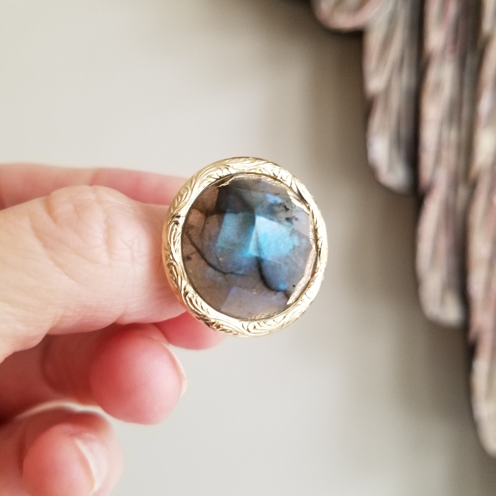 SOLD Italian Luxury! Estate 14k Labradorite Ring - Picture 2 of 8